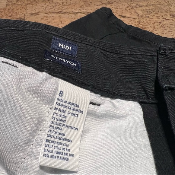 American Eagle - Midi Stretch Black Shorts - Picture 6 of 8